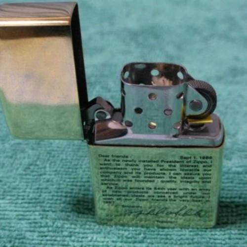 開閉音最高！！ジッポー社3代目社長：マイケル・Ａ・シューラー氏のサイン入り【ZIPPO】