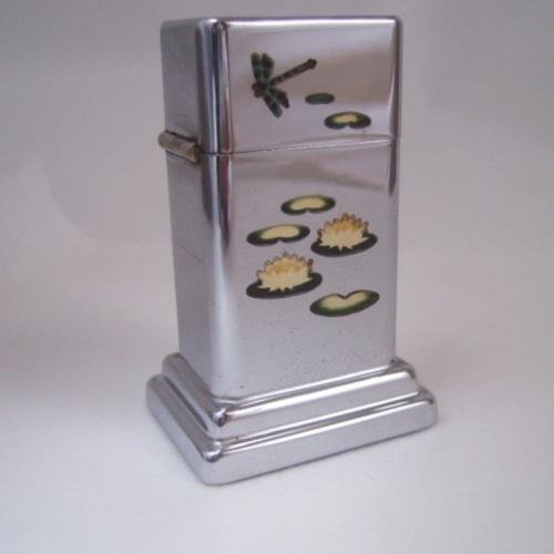 タウン＆カントリー 3rd　バークロフト　蓮池にトンボ 【ZIPPO】