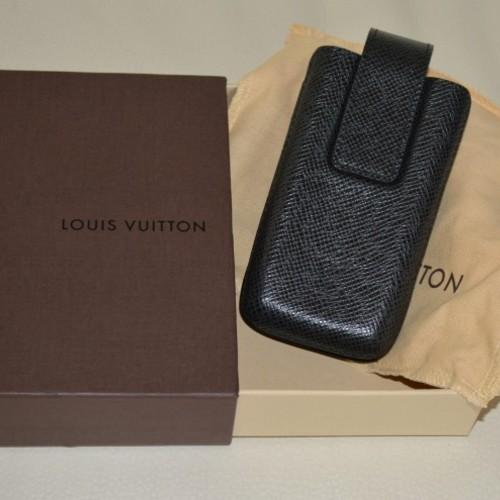 ルイ・ヴィトン　タイガ　携帯ケース　M30842　【LOUIS VUTTON】