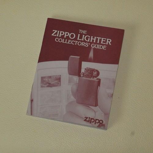 LIGHTER COLLECTOR’S GUIDE (Red)【ZIPPO】